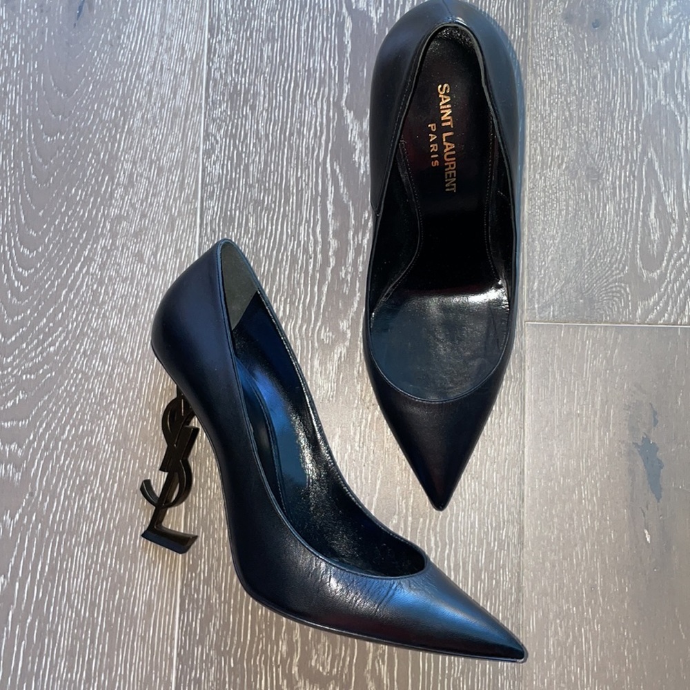 Opyum YSL Pointed Toe Pump
SAINT LAURENT 9.5